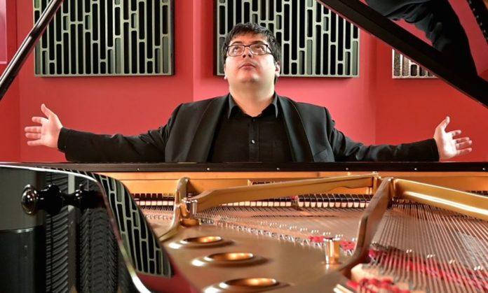 Пианистът. Снимка: Фейсбук, Martin Ivanov