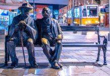 Петко и Пенчо Славейков статуя