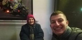 Момчето и продавачката. Снимка: Фейсбук, Ivo Yordanov‎