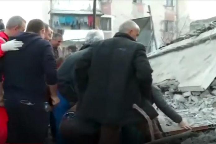 Разрушения след земетресението в Албания