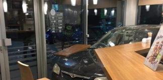 Мъж се вряза с колата си в бензиностанция в Берковица