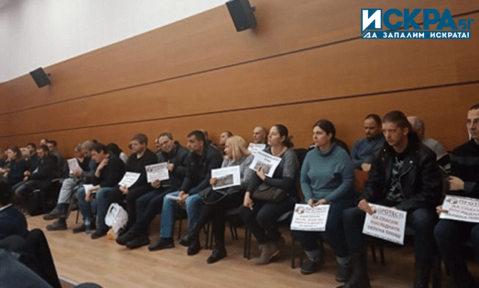 Протестиращите