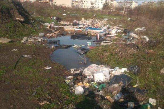 Боклуци в парка в кв. Меден рудник