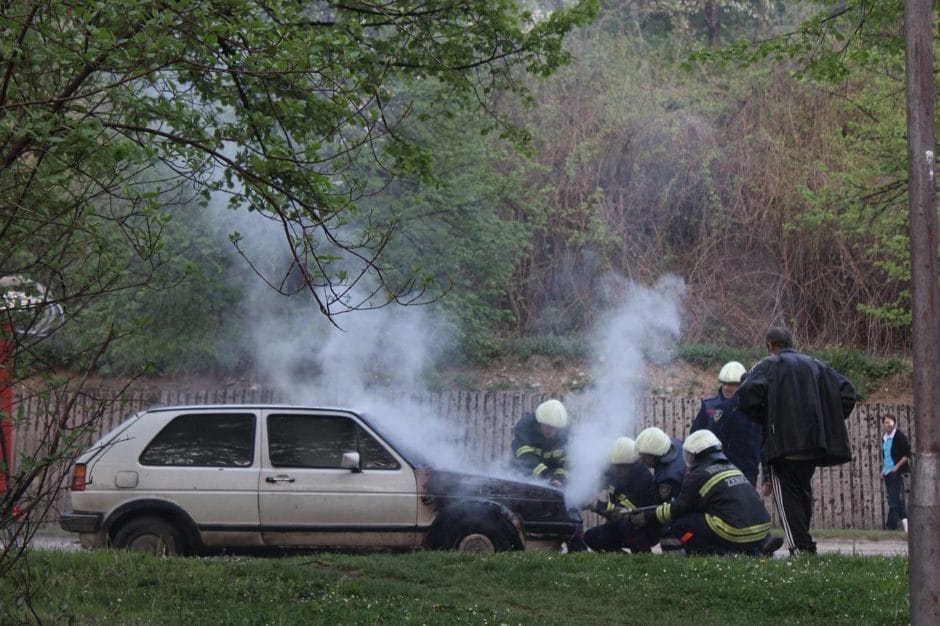 Мъж е пострадал при пожар на лек автомобил в Шуменско,
