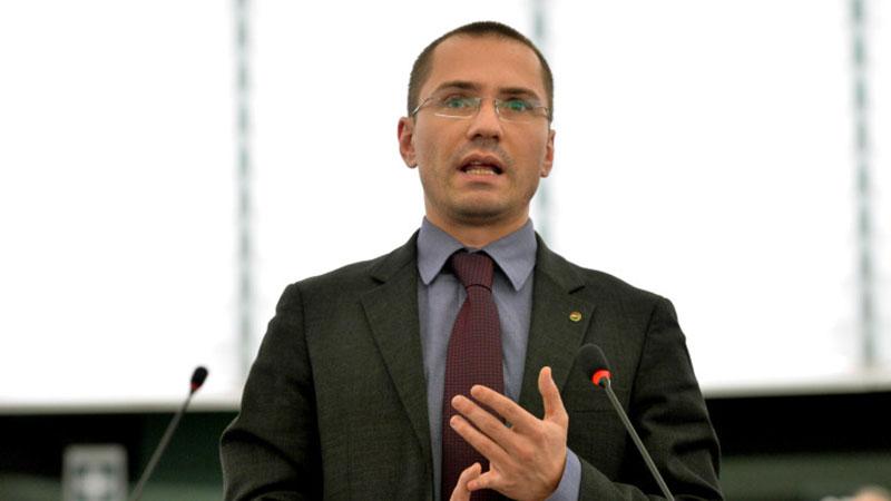 Българският представител в Европейския парламент Ангел Джамбазки реагира остро срещу