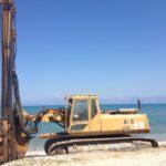 Багер на метри от морето