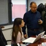 Петър Петев и служителка от неговата фирма