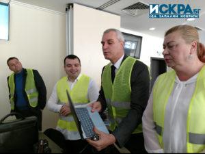 Общинските съветници от СЕК с жълти жилетки