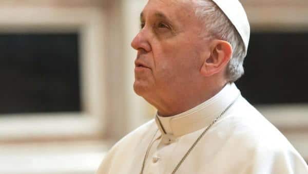 Папа Франциск нарече украинския народ мъченически и осъди търговията с