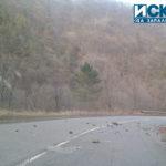 Разпилени камъни на пътя София - Самоков