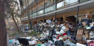 Боклук на станция Булгартабак в Несебър