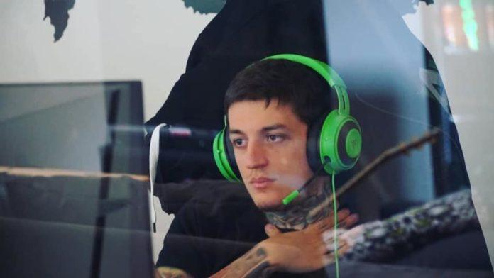 Геймърът. Снимка: Фейсбук, Nikobaby