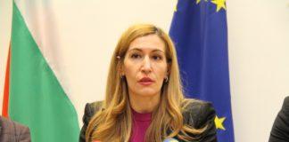 Министър Николина Ангелкова