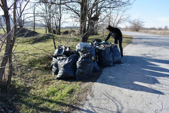 Отпадъци край Асеновград