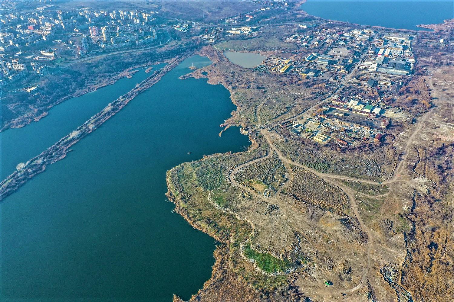 Множество граждани на Бургас подадоха днес сигнали за силни миризми