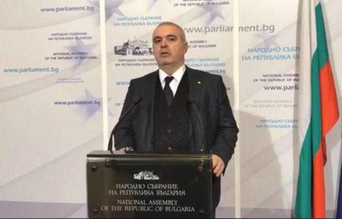 Маноил Манев