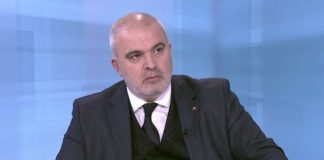 Маноил Манев