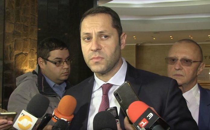 Александър Манолев