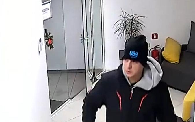 Мним служител