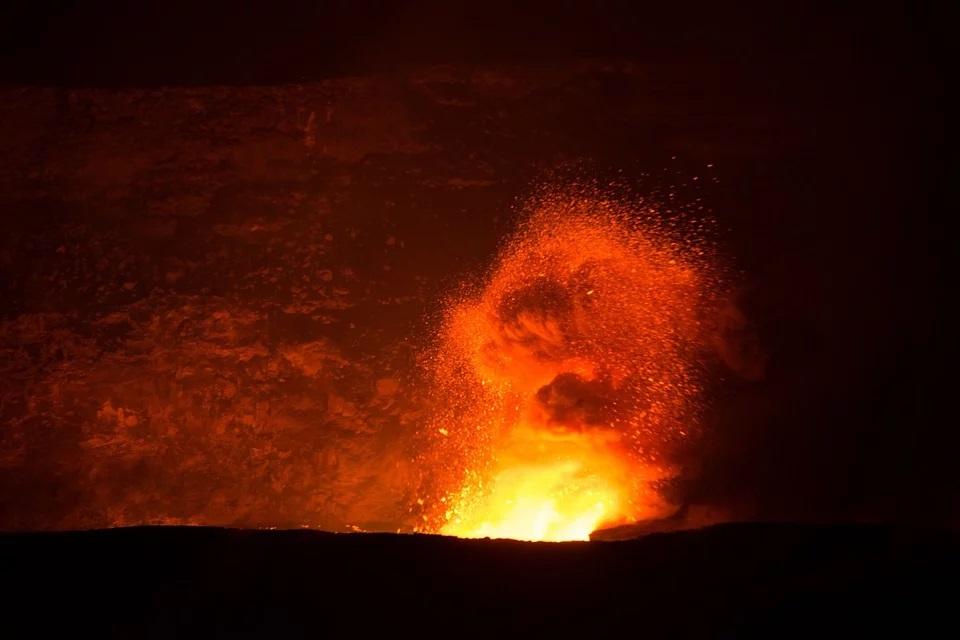 Вулкан е изригнал в югозападния исландски град Гриндавик, който е