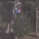 Скиор увисна от лифта в Банско