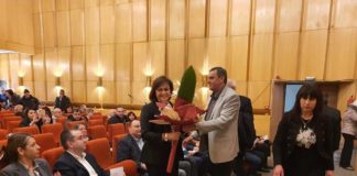 Корнелия Нинова