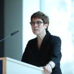 Анегрет Крамп-Каренбауер