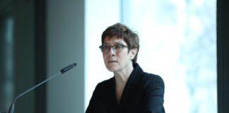 Анегрет Крамп-Каренбауер