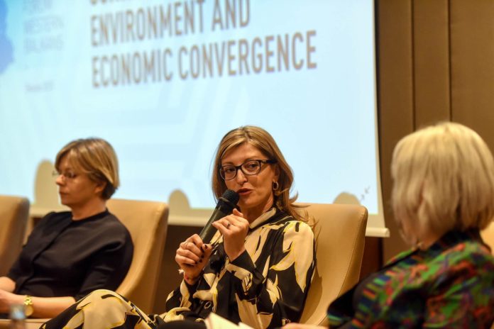 Екатерина Захариева