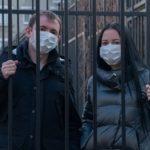 Млади, коронавирус