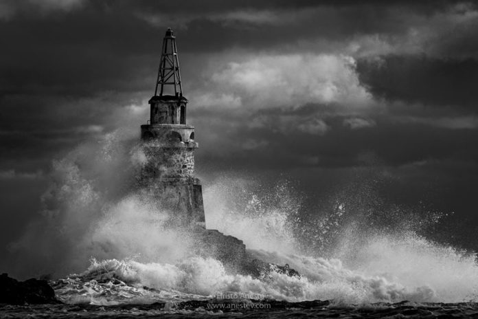 Фарът в Ахтопол