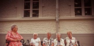 Пенсионери