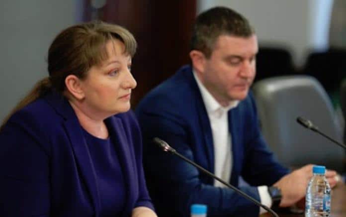 Министър Деница Сачева