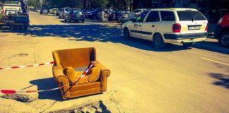 Фотьойлът и дупката