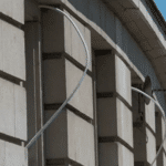 Тръбите по фасадата на Софийски университет