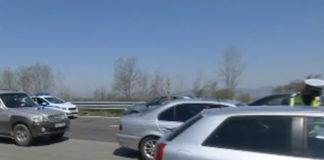 Опашки от автомобили на КПП-тата в София