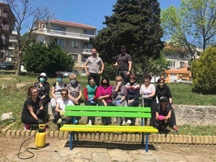 Доброволците. Снимка: Фейсбук, Elena Kotakova