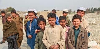 Милиони афганистански деца са застрашени от глад заради световната пандемия от COVID-19