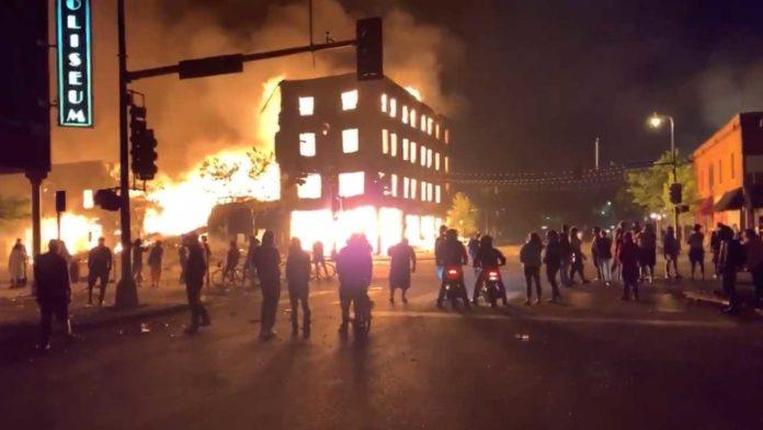 Протестите в Минеаполис