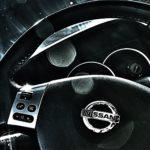 Автомобил Нисан