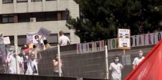 Болницата Робърт Дебре