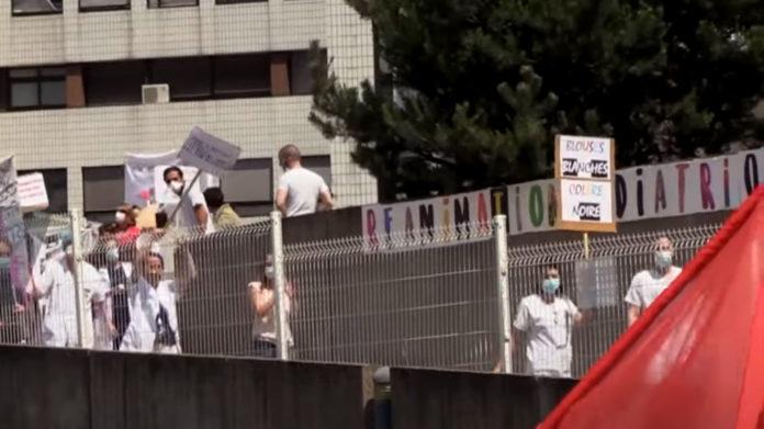 Болницата Робърт Дебре