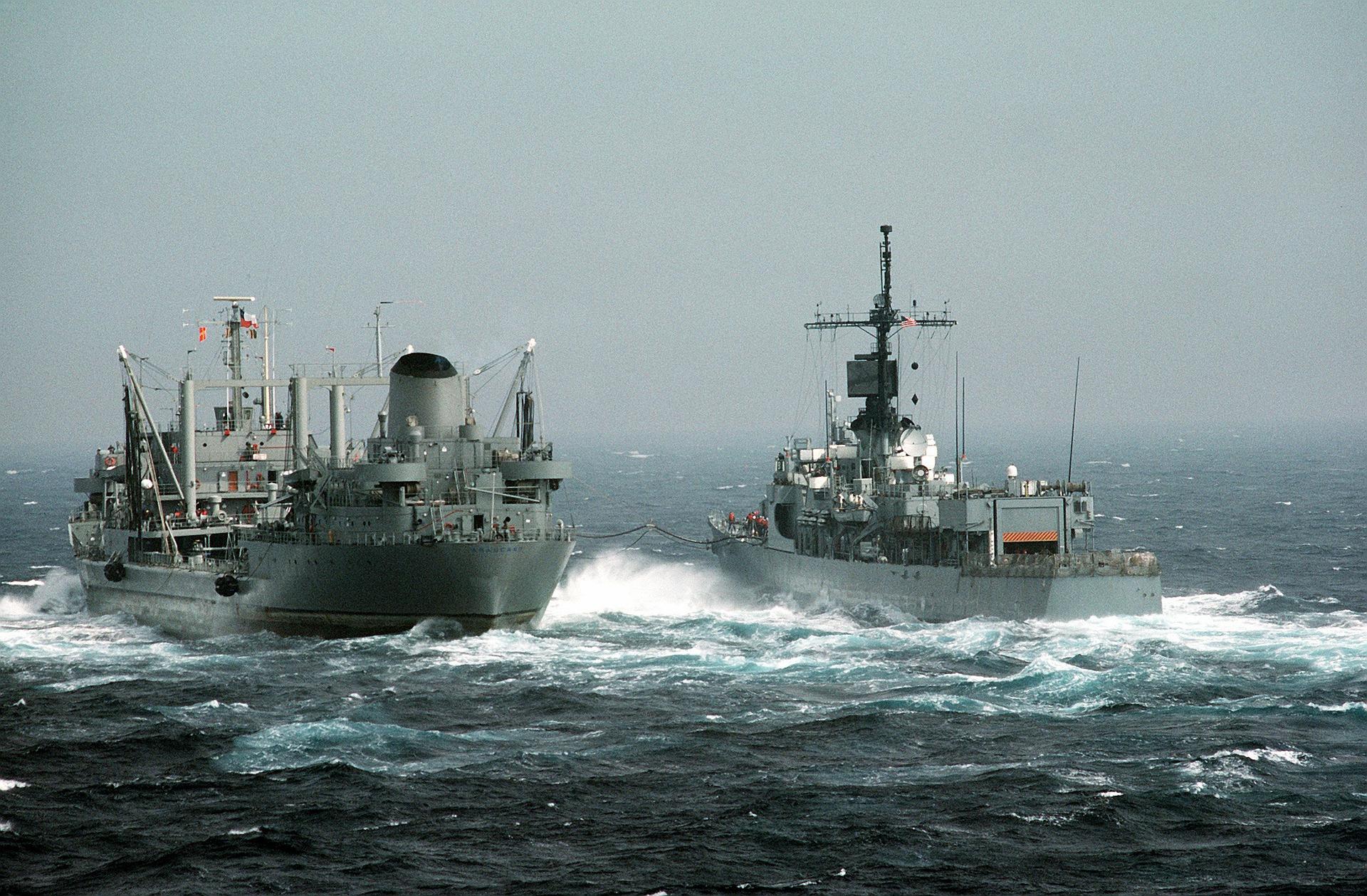 Кораб на китайската брегова охрана се е приближил на метър