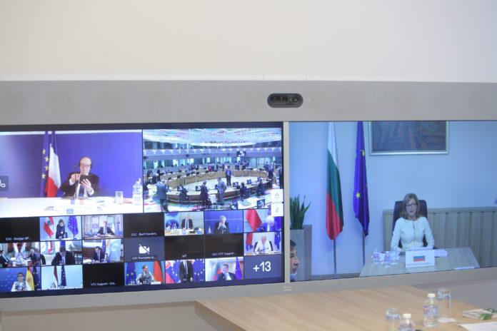 министър Екатерина Захариева