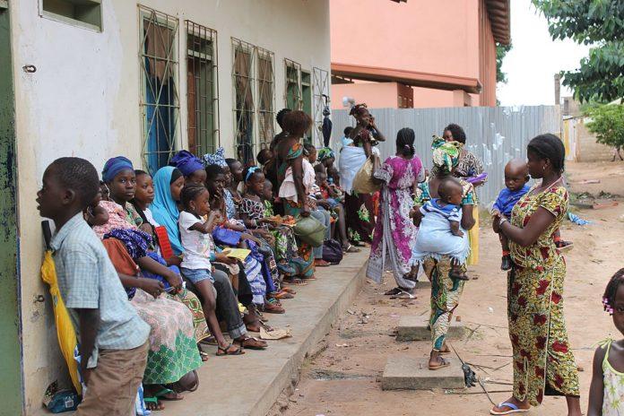 Опашка за ваксинация в Нова Гвинея