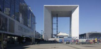 Район La Defense в западен Париж