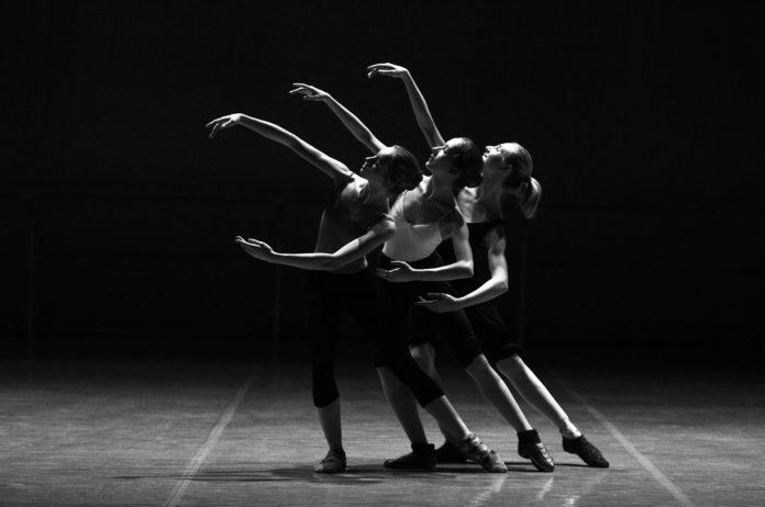 Танци, балет