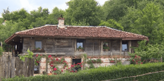 Къща в село Бръшлян