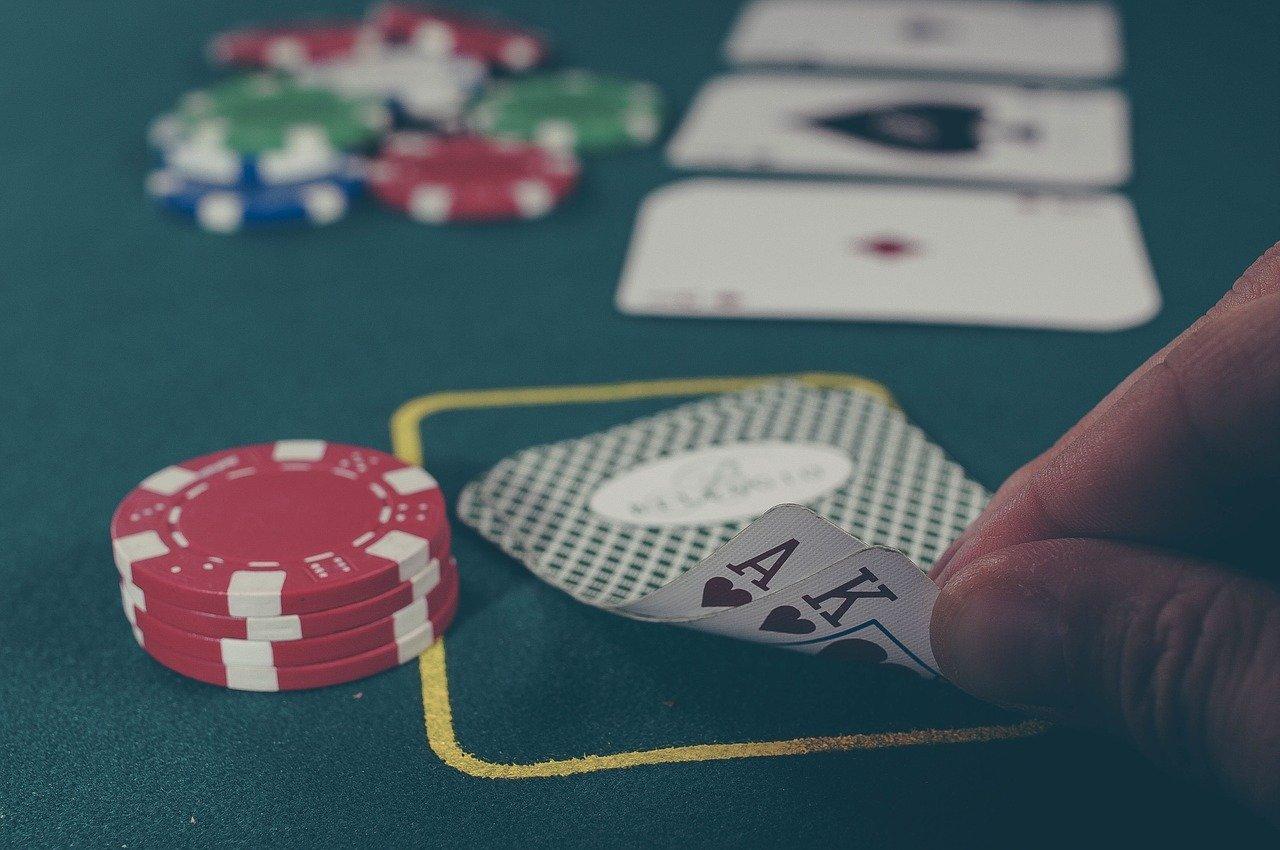 Пълна забрана на рекламата на хазарт от общински търговски дружества