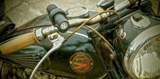 Стар мотоциклет Симсон
